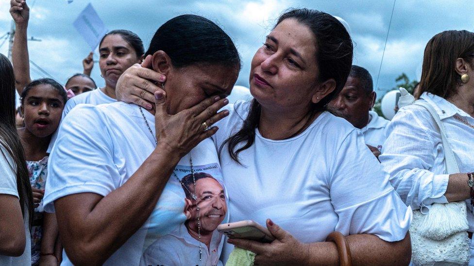 Cilenis Marulanda (L), mother of Liverpool's Colombian football player Luis Diaz, demonstrates for her kidnapped husband in Barrancas, La Guajira, Colombia on October 31, 2023.