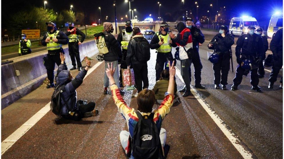 Protesters on the M32