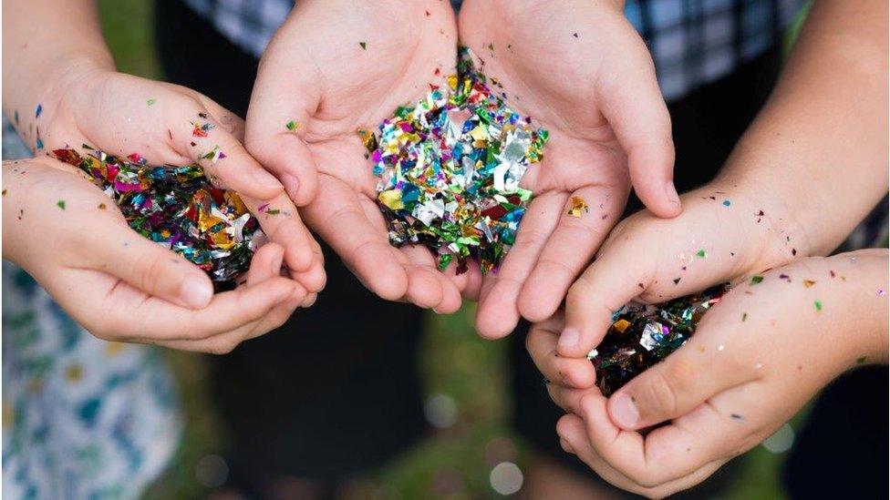 glitter-in-hands.