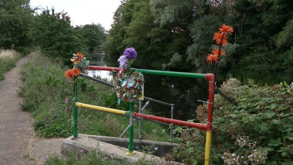 Memorial on River Gipping