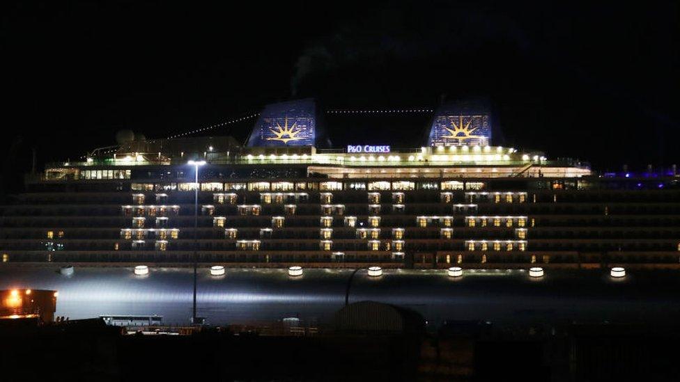 cruise-ship.