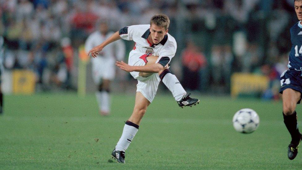 Michael-Owen-scores-a-wonder-goal-against-Argentina