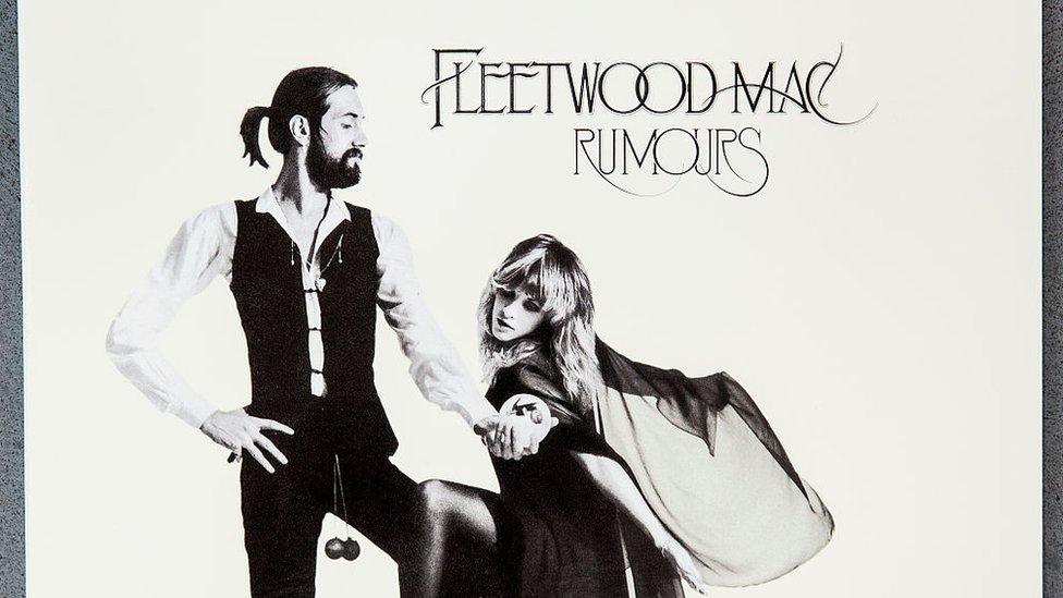 11eg albwm Fleetwood Mac oedd 'Rumours'