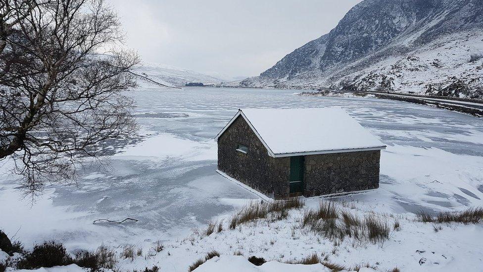 Ogwen Lake frozen solid