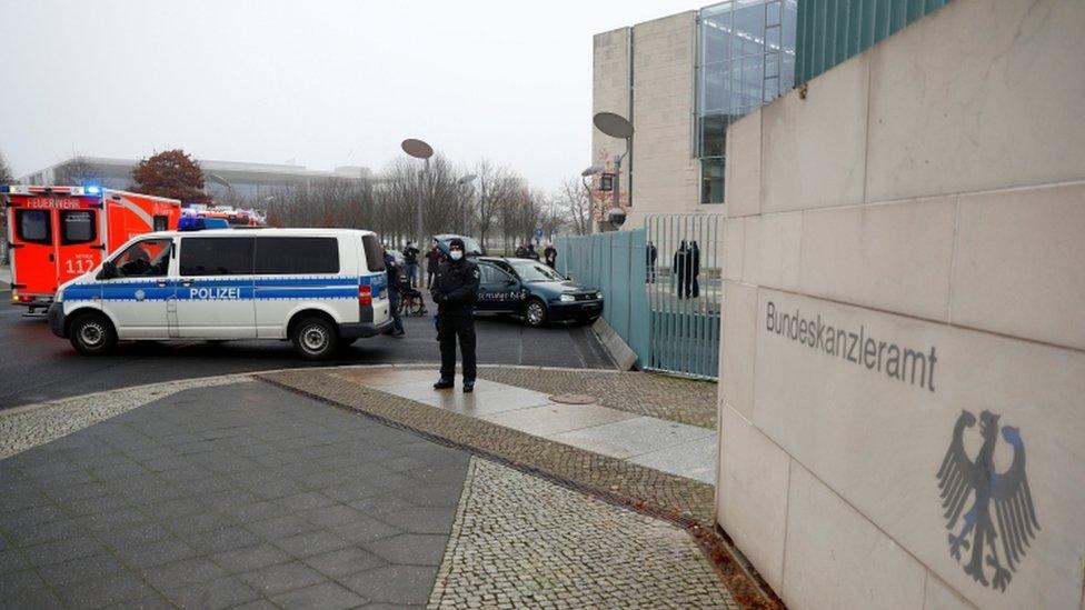 Car rams chancellery gate