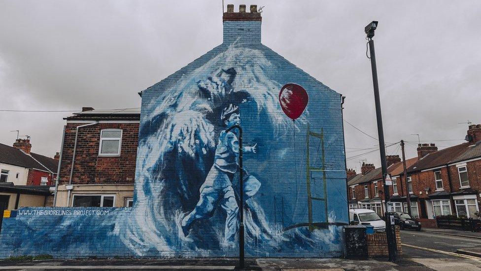 Flood awareness centre opens in Hull to offer advice - BBC News