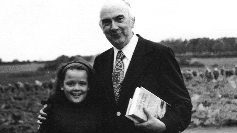 Tecwyn Roberts yn Llanddaniel in 1974