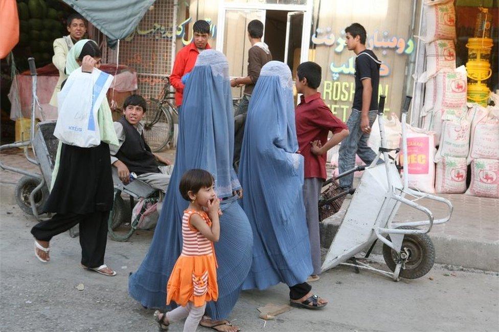 Afghani women wearing the chador in Kabul, Afghanistan, 2008