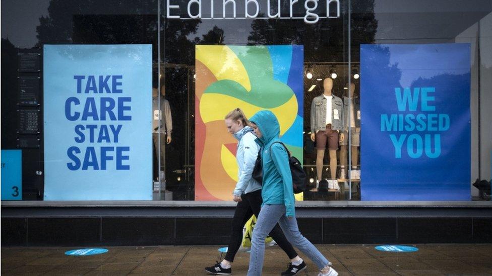 shoppers in edinburgh