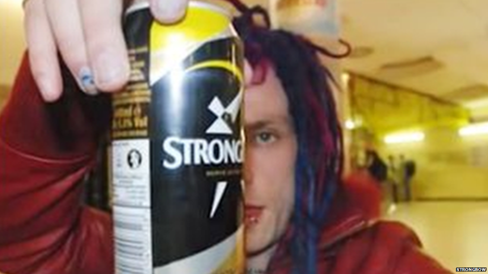 A screengrab of Strongbow's banned avert featuring Carl holding a can of the cider