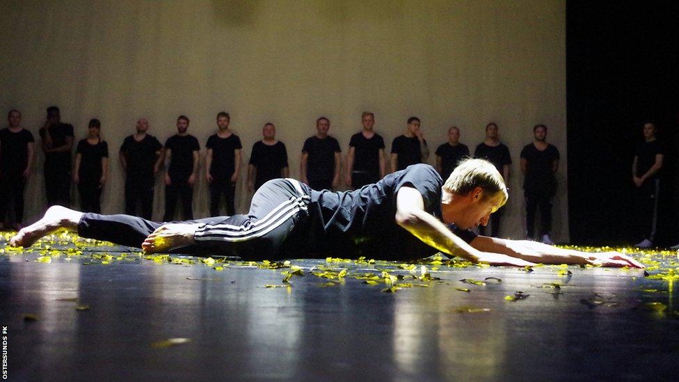 Graham Potter performs