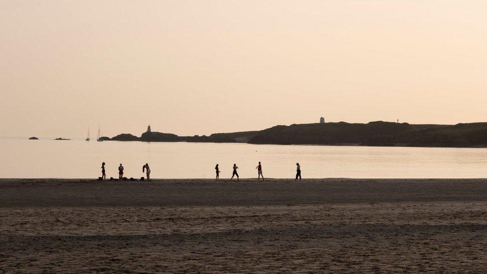 Traeth Llanddwyn