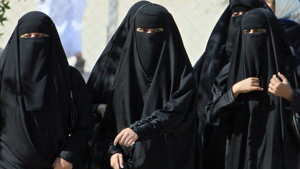 Saudi-Arabian-women-are-now-allowed-to-apply-for-a-passport-without-permission.