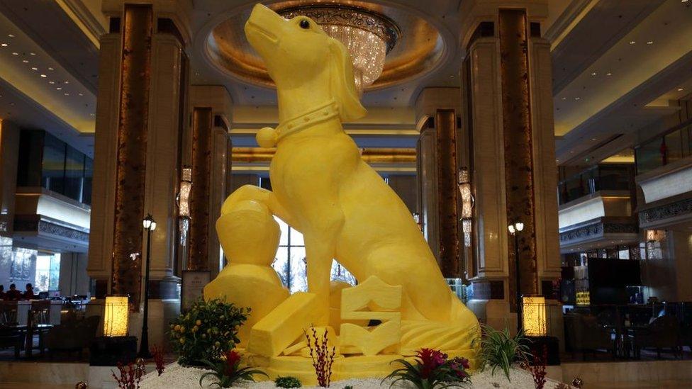 Giant-dog-statue-made-from-butter.