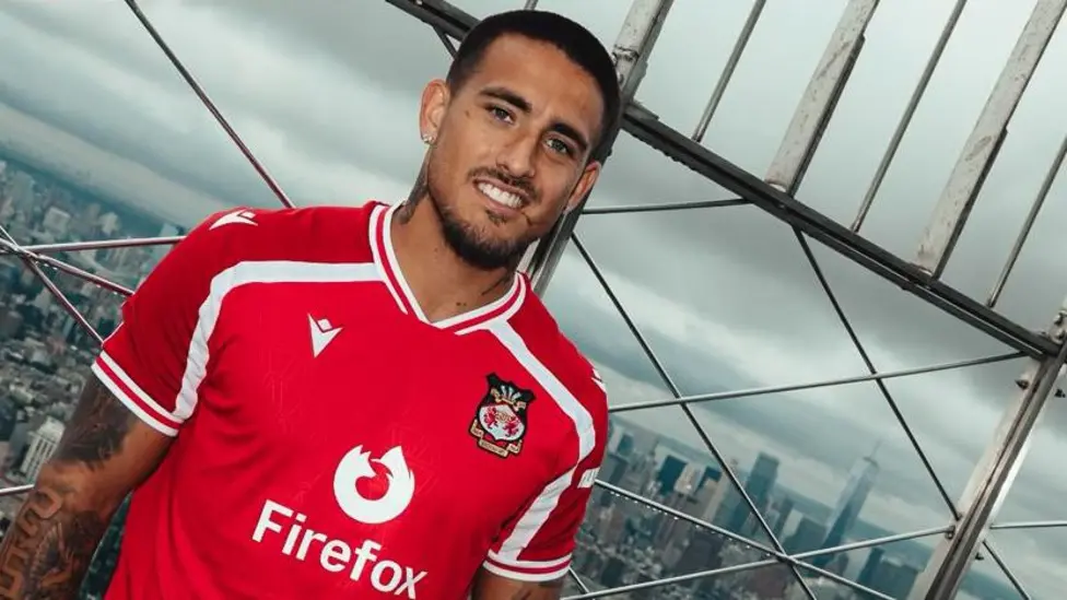 Wrexham complete signing of Palace defender Imray