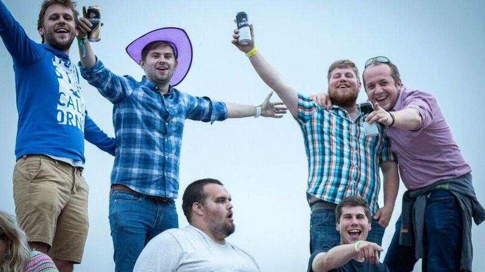 "Ni'n oriel lunie Cymru Fyw bois!"