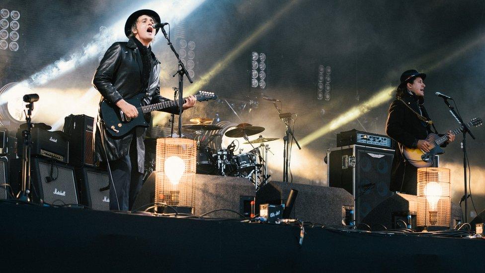 Libertines perform