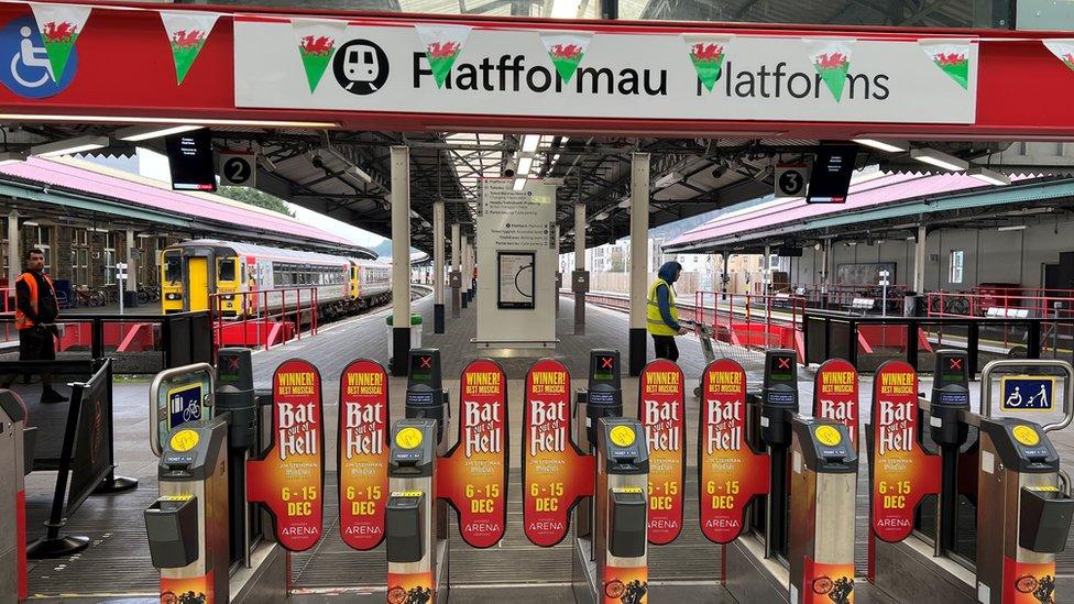 Empty platforms in Swansea