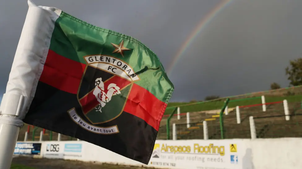 Glentoran versus Cliftonville pospuesto