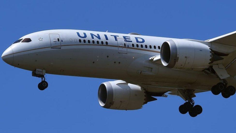 United Airlines plane