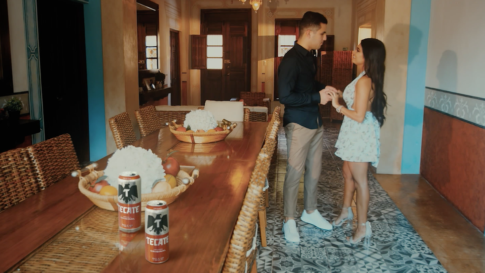 A scene from a Giovanny Ayala music video