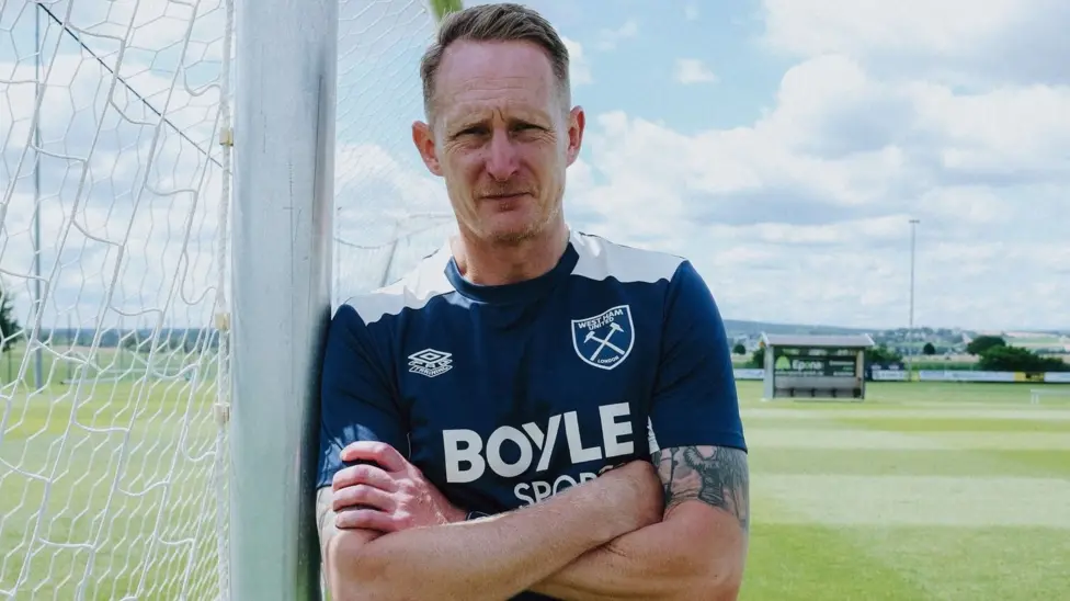 West Ham appoint Casper Ankergren as the club's lead first team goalkeeper coach
