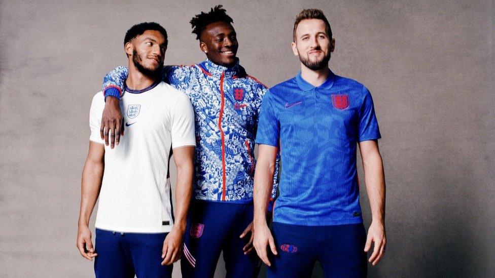 England footballers pose in the new England kit