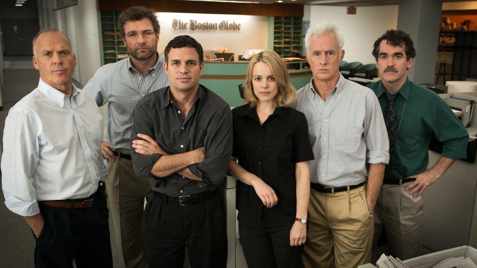 (l-r)Michael Keaton as Walter "Robby" Robinson, Liev Schreiber as Marty Baron, Mark Ruffalo as Michael Rezendes, Rachel McAdams, as Sacha Pfeiffer, John Slattery as Ben Bradlee Jr, and Brian d’Arcy James as Matt Carroll