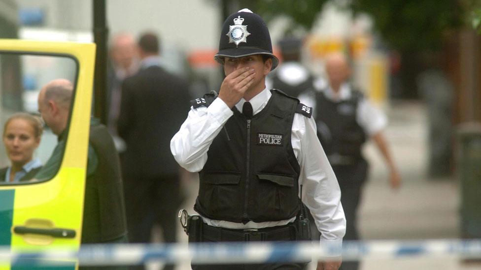 Police during aftermath of 2005 London attacks