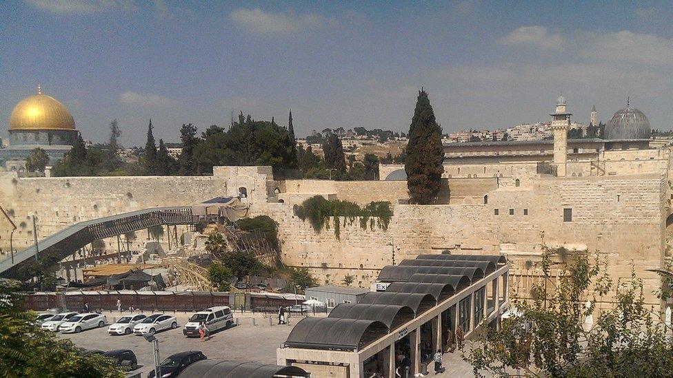 Western Wall (left) and al-Aqsa Mosque (right)