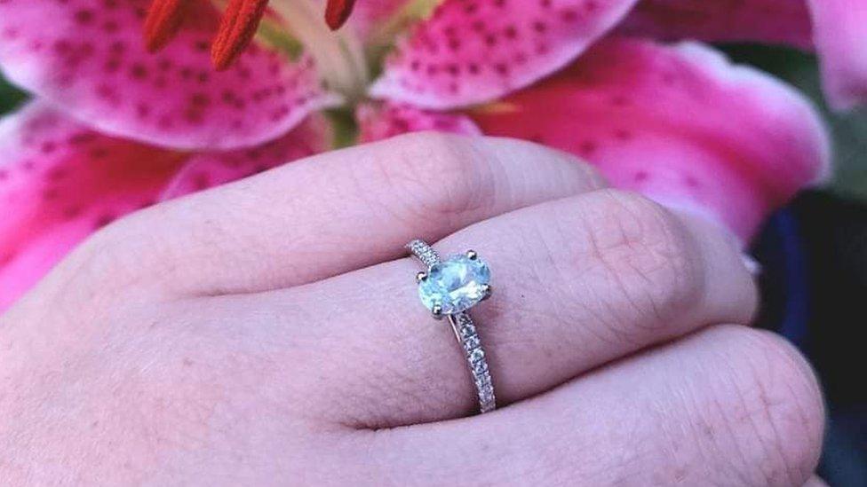 diamond engagement ring