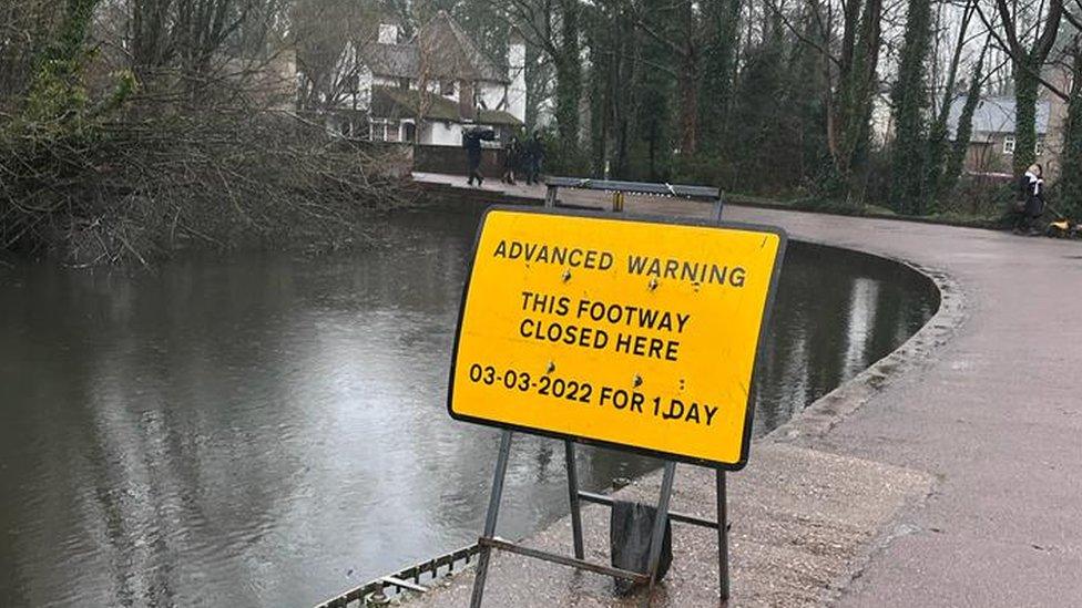 Footpath closure warning in Verulamium Park