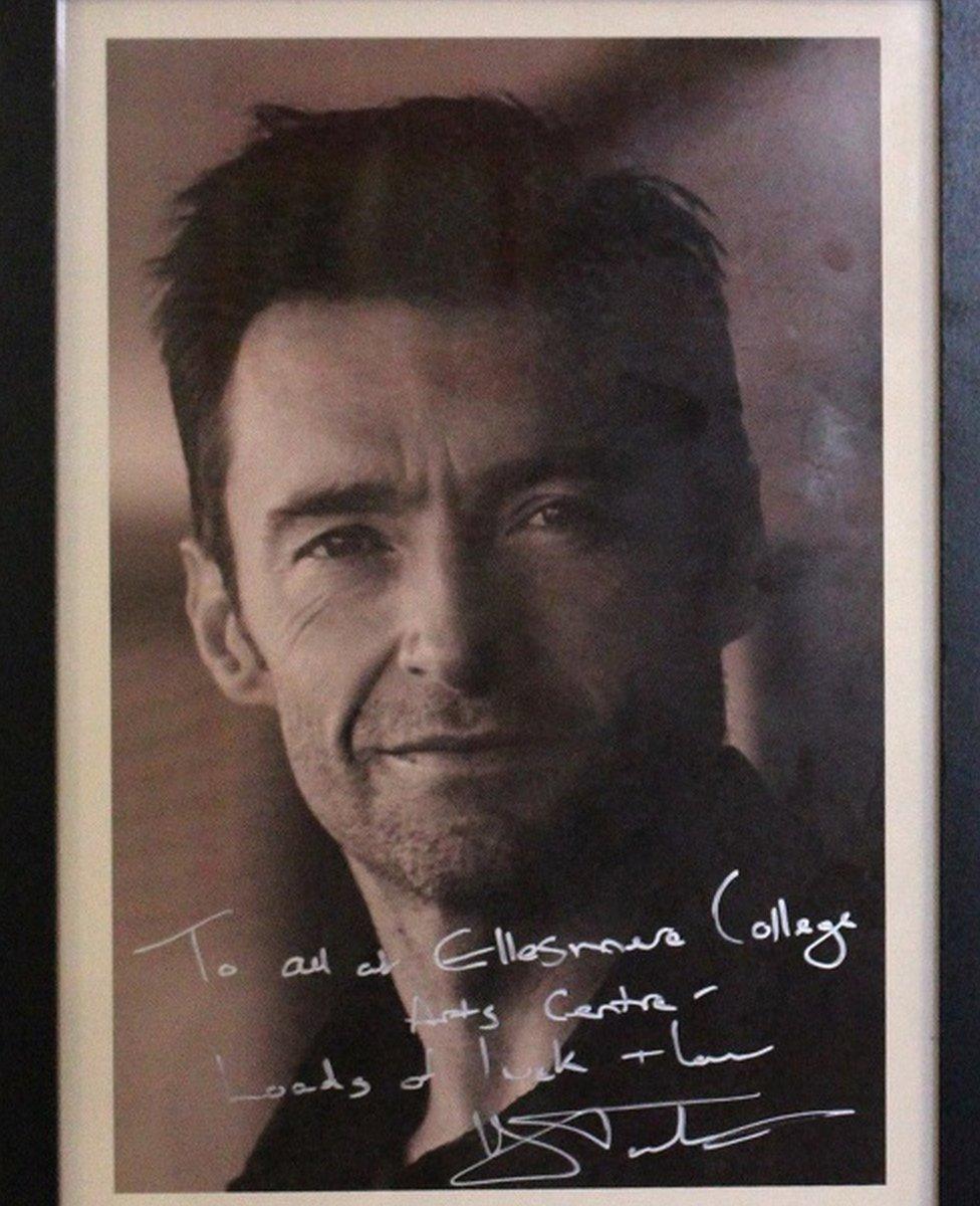 The signed picture received by the college