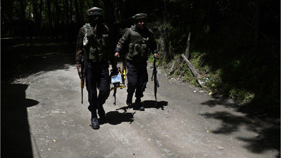 Indian army soldiers in Kashmir