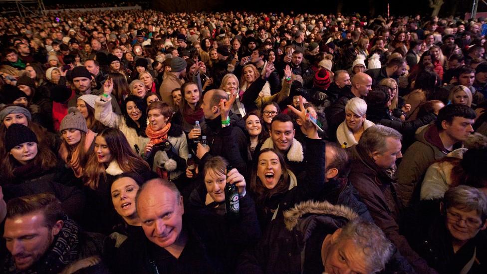 Hogmanay crowds in Edinburgh