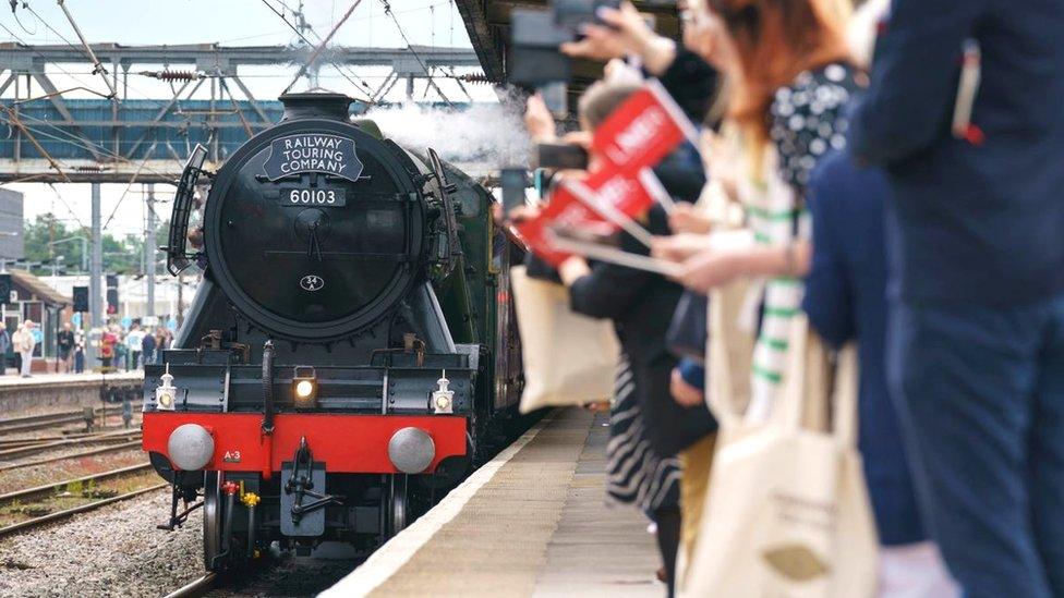 Flying Scotsman arrives in Doncaster