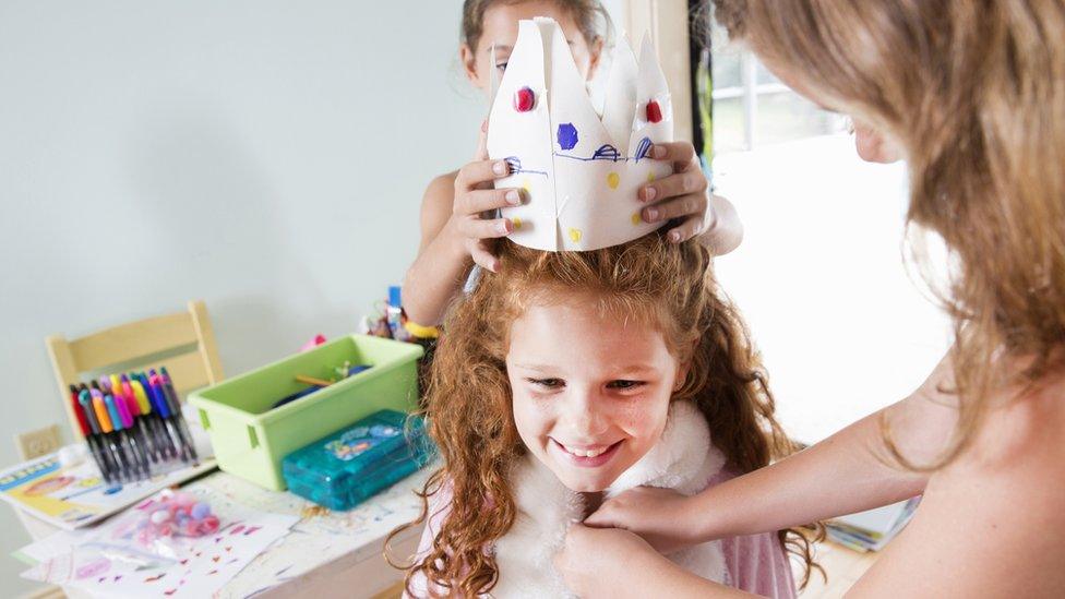 girl-wearing-paper-crown.