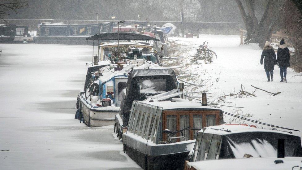 Kennet and Avon Canal frozen