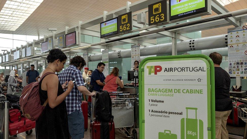 Check-in at Barcelona El Prat airport, 9 Sep 18