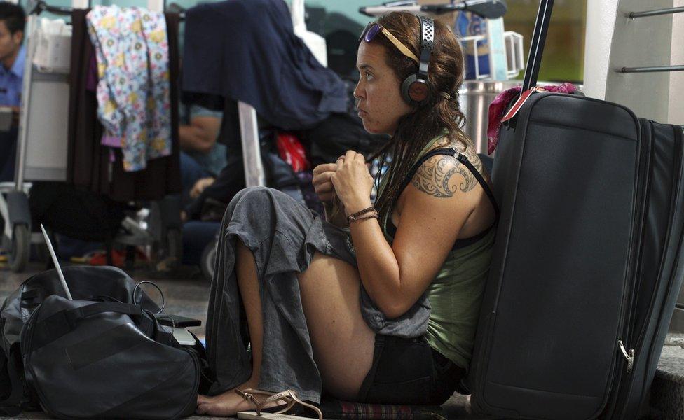 Passengers at Ngurah Rai/Denpasar airport, Bali (5 Nov 2015)