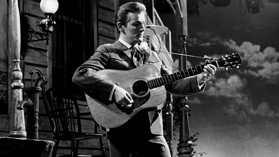 Gordon Lightfoot in the Country and Western Show 1963