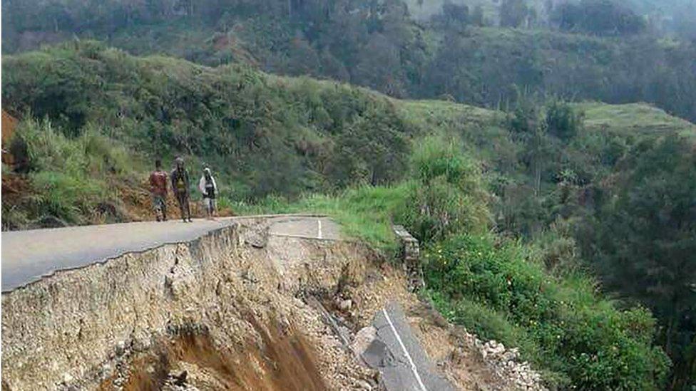 Damage on a road near Mendi, PNG (27 Feb 2018)