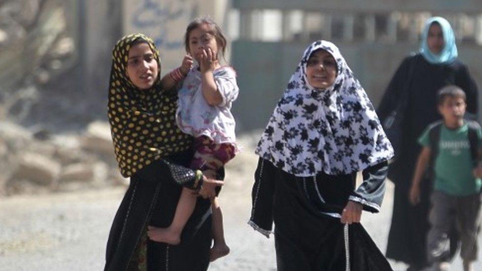 Civilians fleeing from Mosul (23 June 2017)