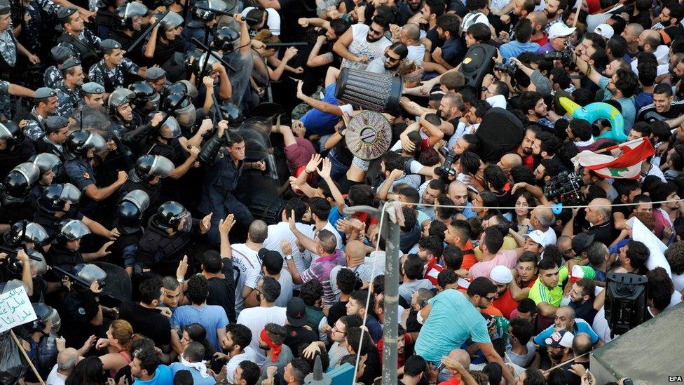 Security forces clash with protesters in Beirut, 22 August 2015