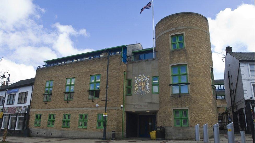 Luton Crown Court