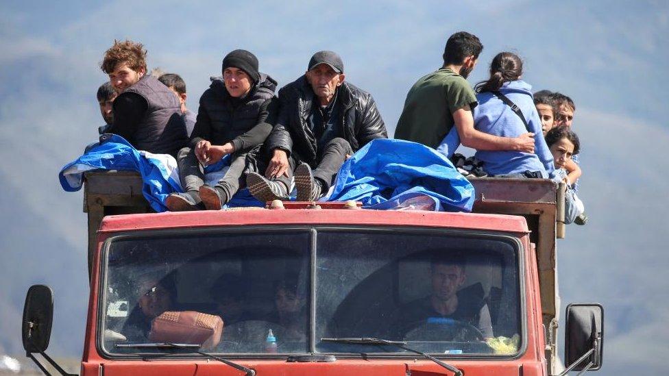 Refugees from Nagorno-Karabakh arrive in Kornidzor