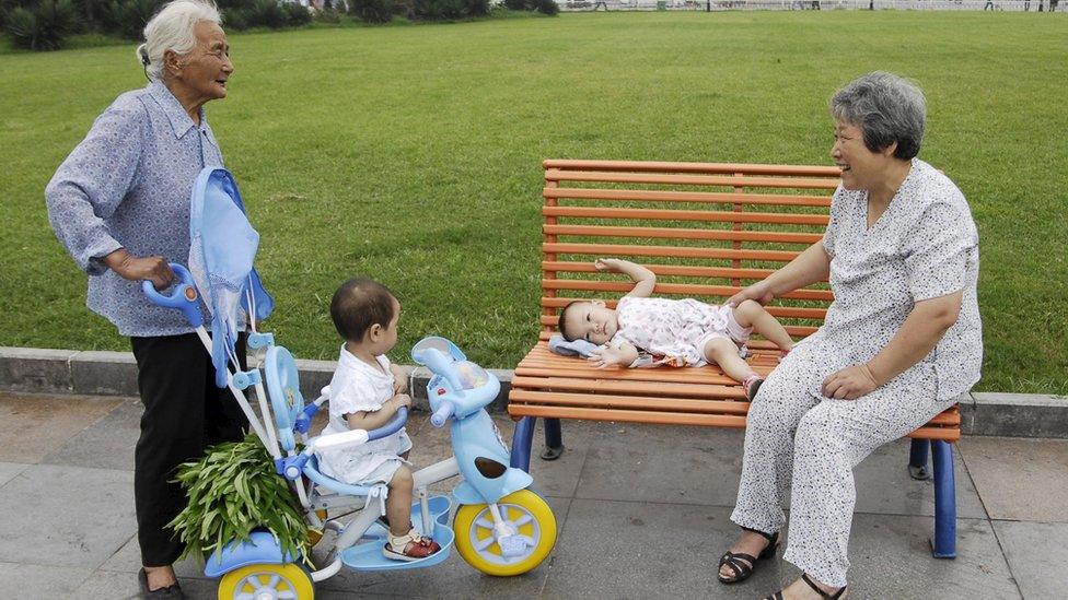 Chinese women look after grandchildren in Xiangfan, Hubei (file image)