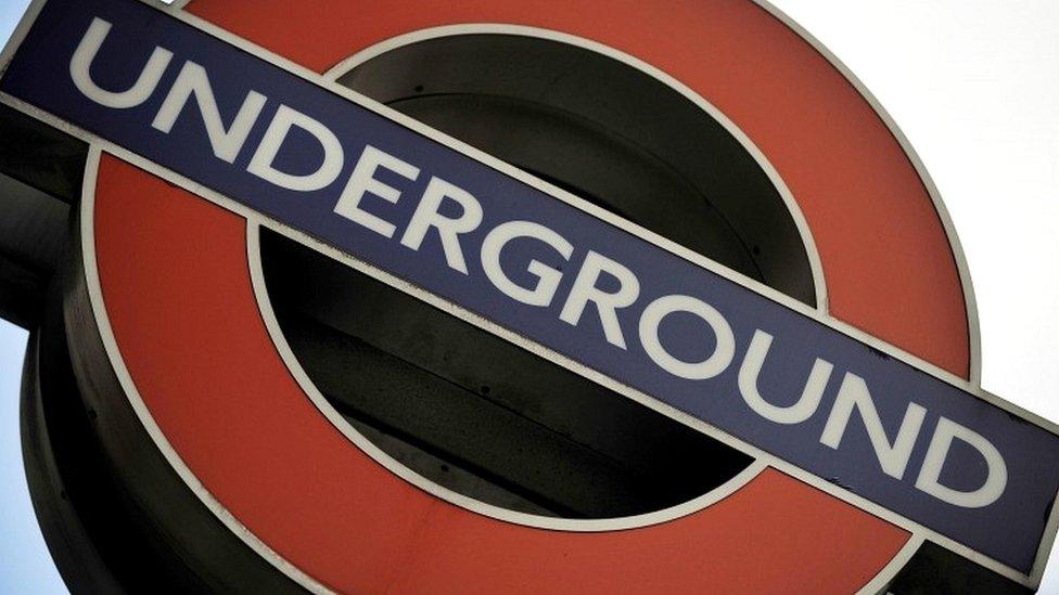 Tube roundel