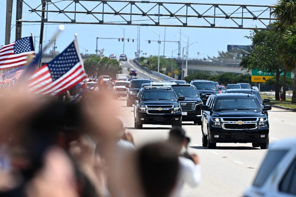 Crowds wave their support for Trump