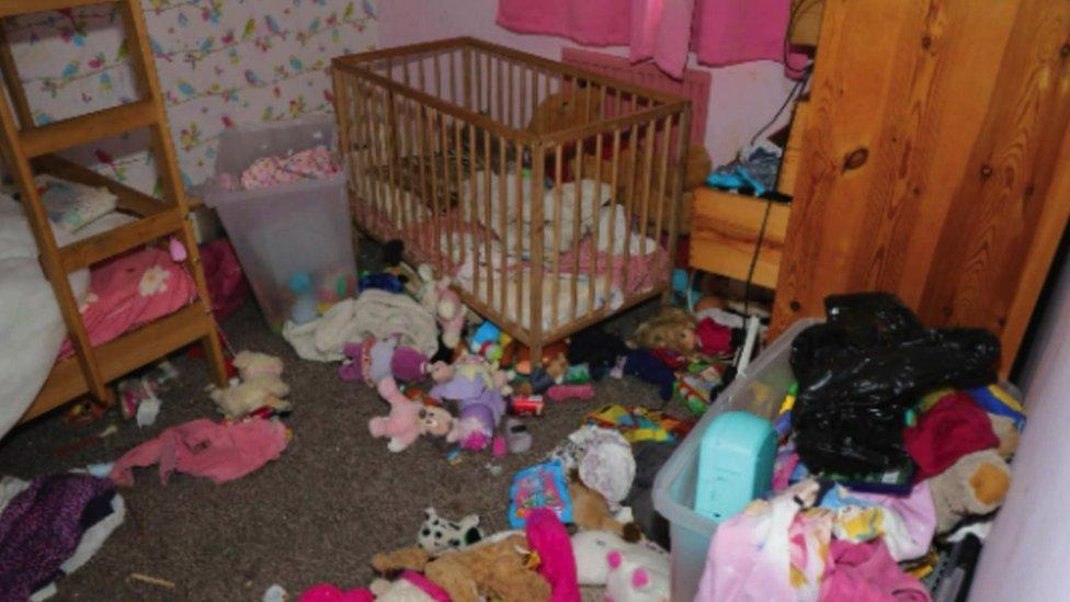 Lola James' bedroom